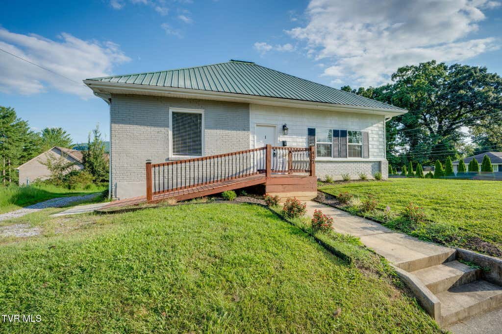 Photo of 427 Highland Avenue, Johnson City, TN 37604 (MLS # 9999863)