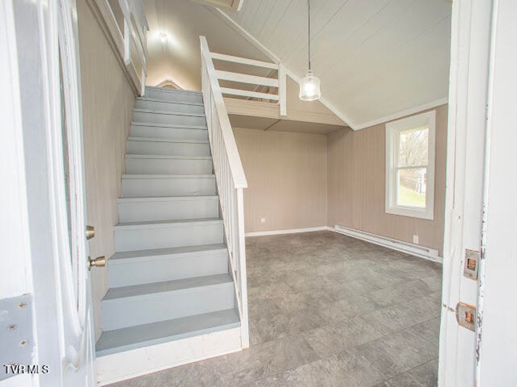 Photo of 1927 Fincastle Turnpike, Tazewell, VA 24651 (MLS # 9993180)