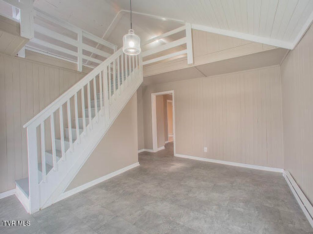 Photo of 1927 Fincastle Turnpike, Tazewell, VA 24651 (MLS # 9993180)