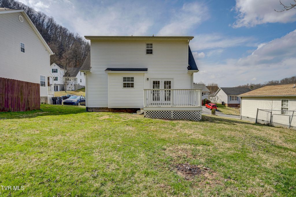 Photo of 121 Saint James Place, Bristol, TN 37620 (MLS # 9992621)
