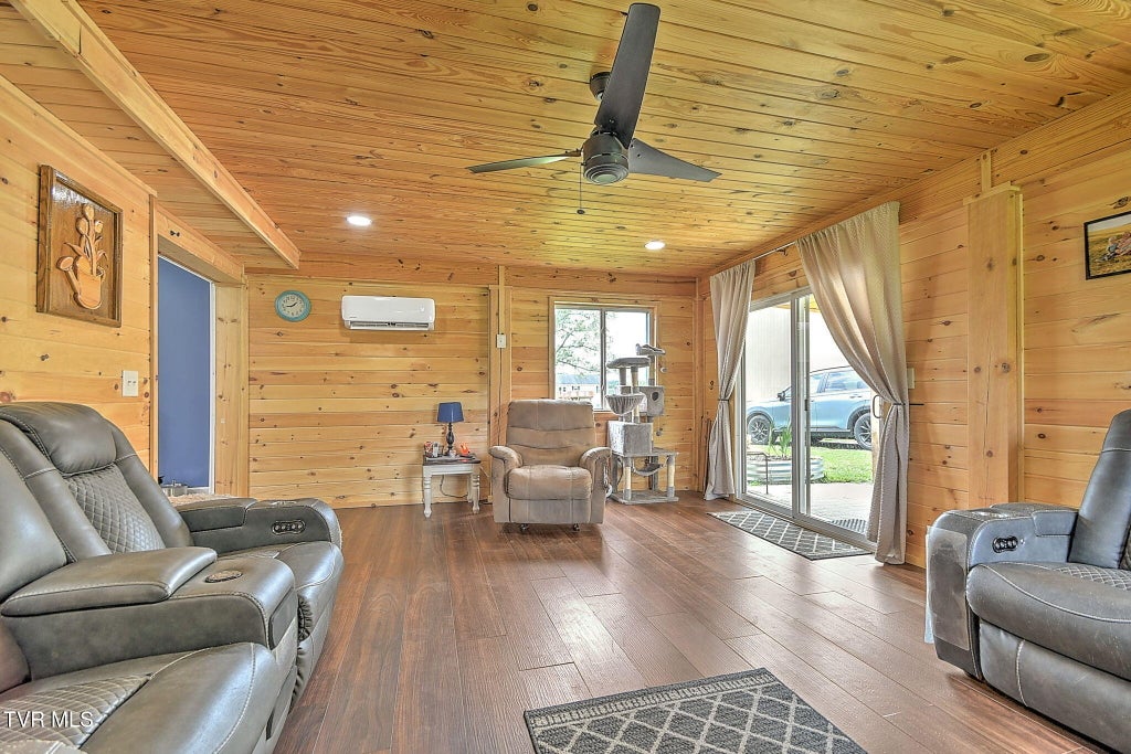 Photo of 1020 Pigeon Hollow Road, Afton, TN 37616 (MLS # 9999193)