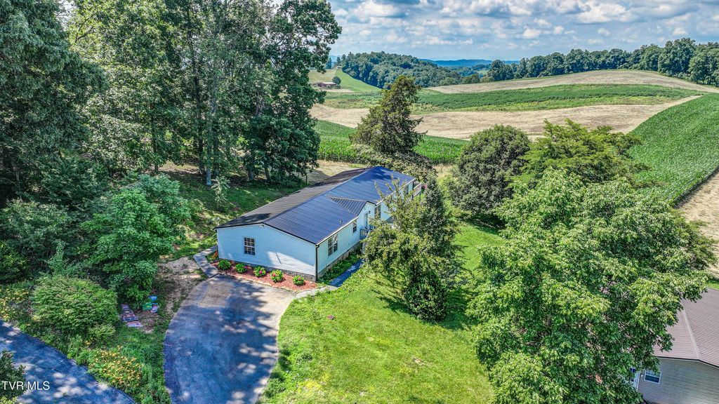 Photo of 356 Lories Lane, Piney Flats, TN 37686 (MLS # 9992375)