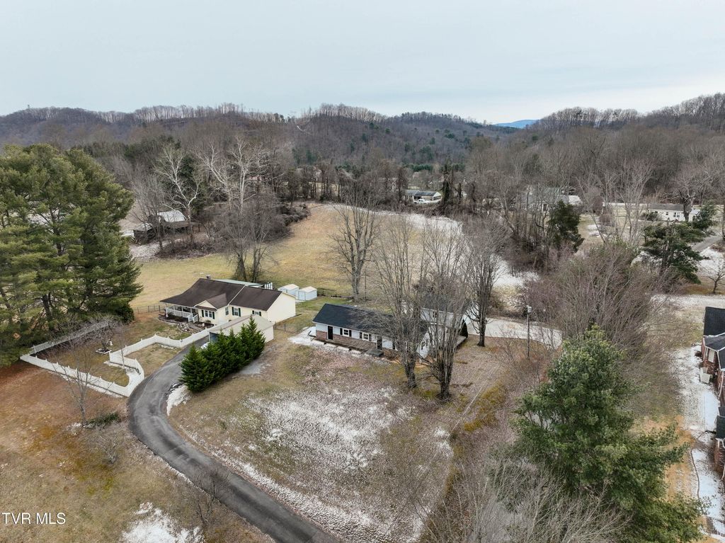 Photo of 100 Grubb Lane, Bristol, TN 37620 (MLS # 9990739)