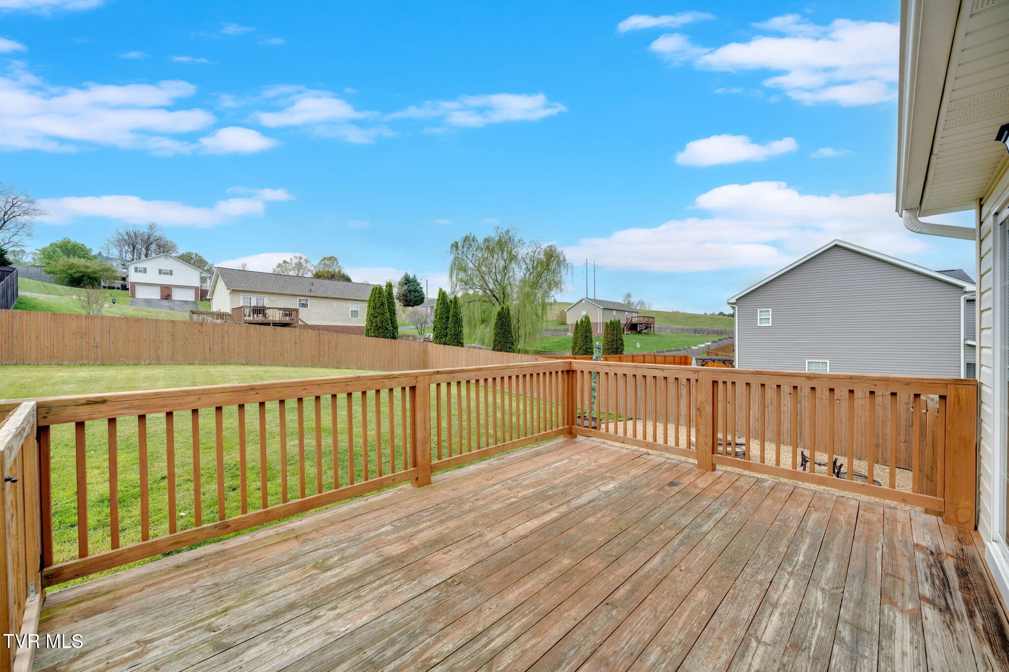 2017 Cody Cove, Bluff City, Tennessee image 32
