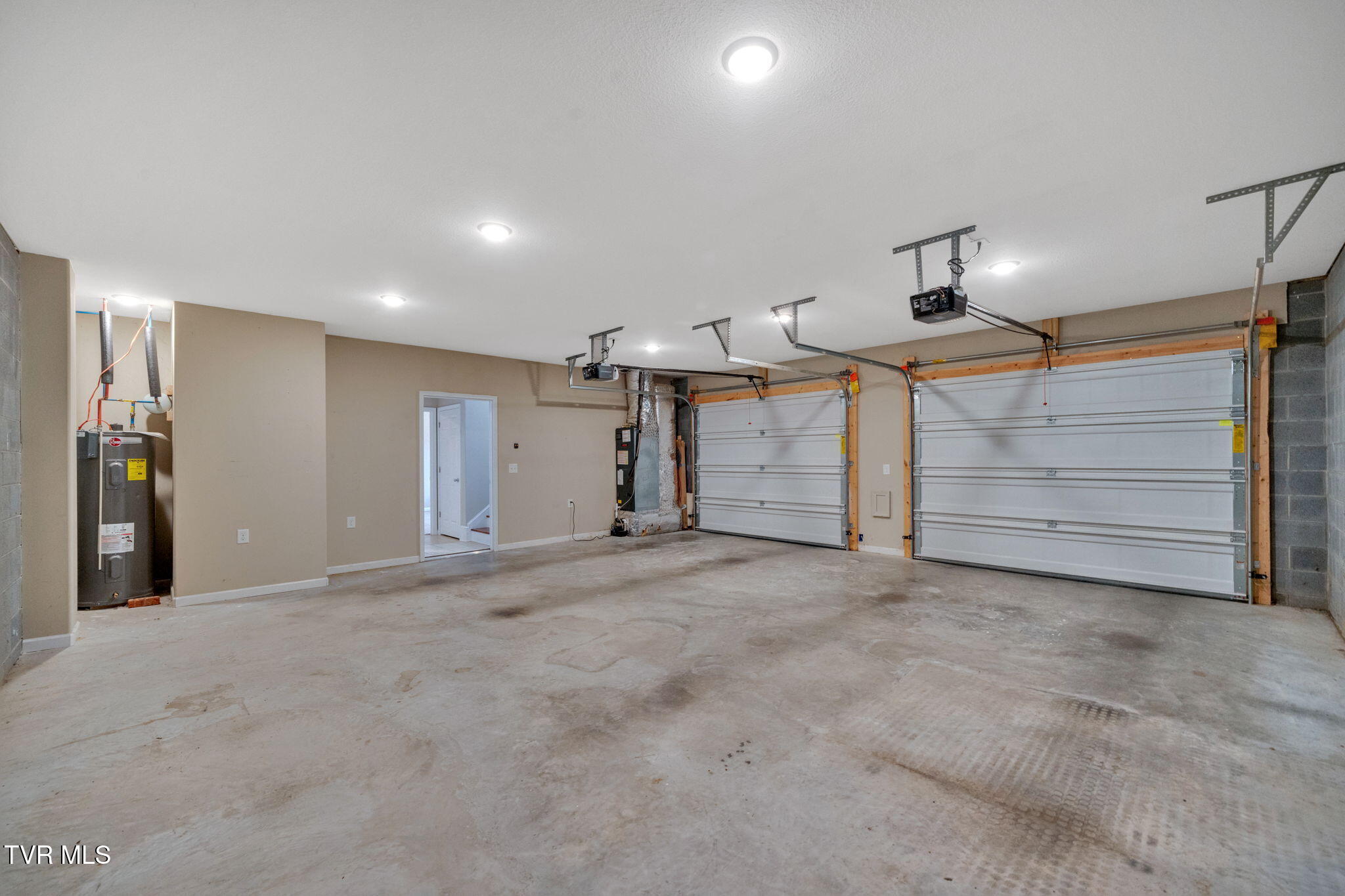 2017 Cody Cove, Bluff City, Tennessee image 29