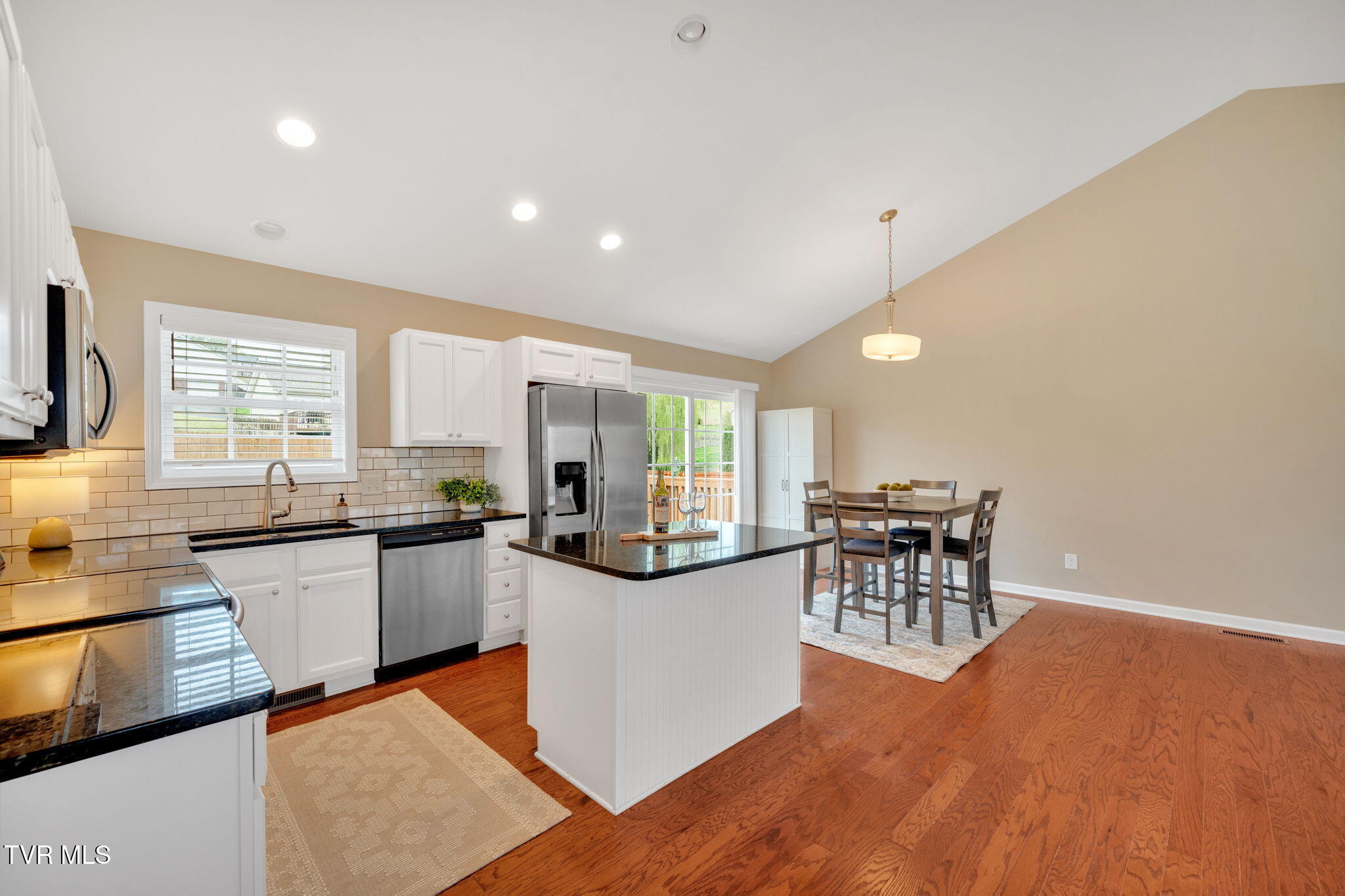 2017 Cody Cove, Bluff City, Tennessee image 11