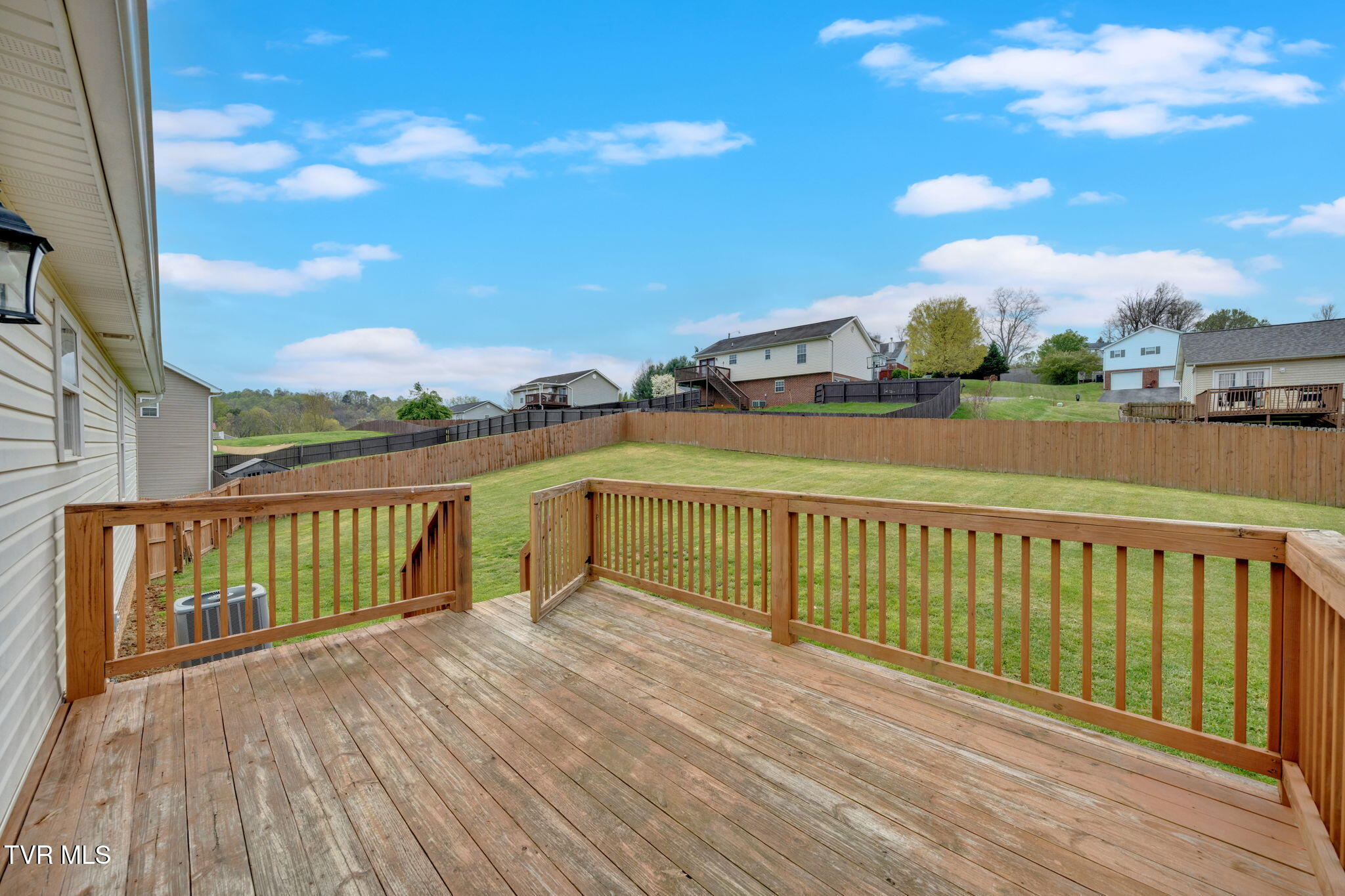 2017 Cody Cove, Bluff City, Tennessee image 31