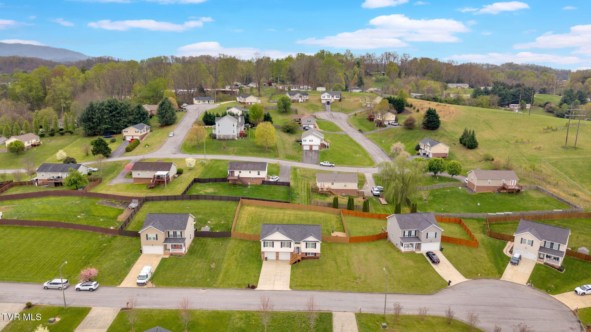 2017 Cody Cove, Bluff City, Tennessee image 38