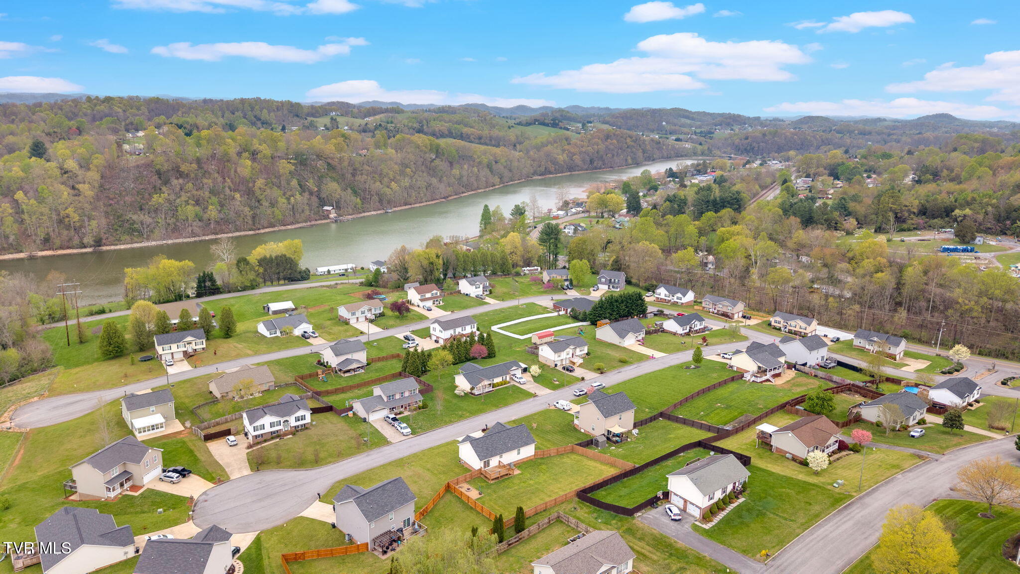 2017 Cody Cove, Bluff City, Tennessee image 41