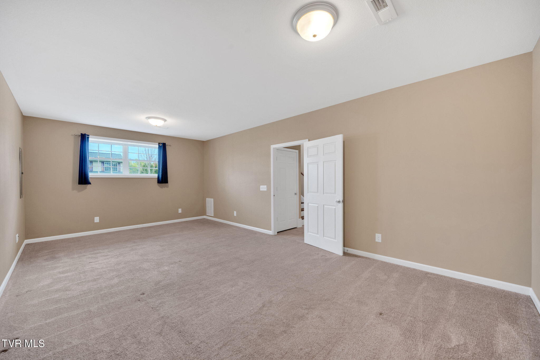 2017 Cody Cove, Bluff City, Tennessee image 26