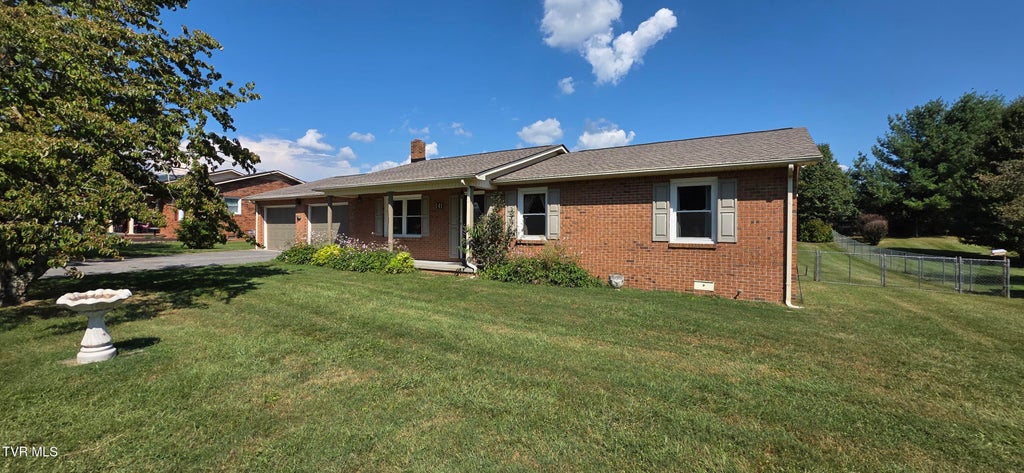 Photo of 141 Mayfield Drive, Elizabethton, TN 37643 (MLS # 10000532)