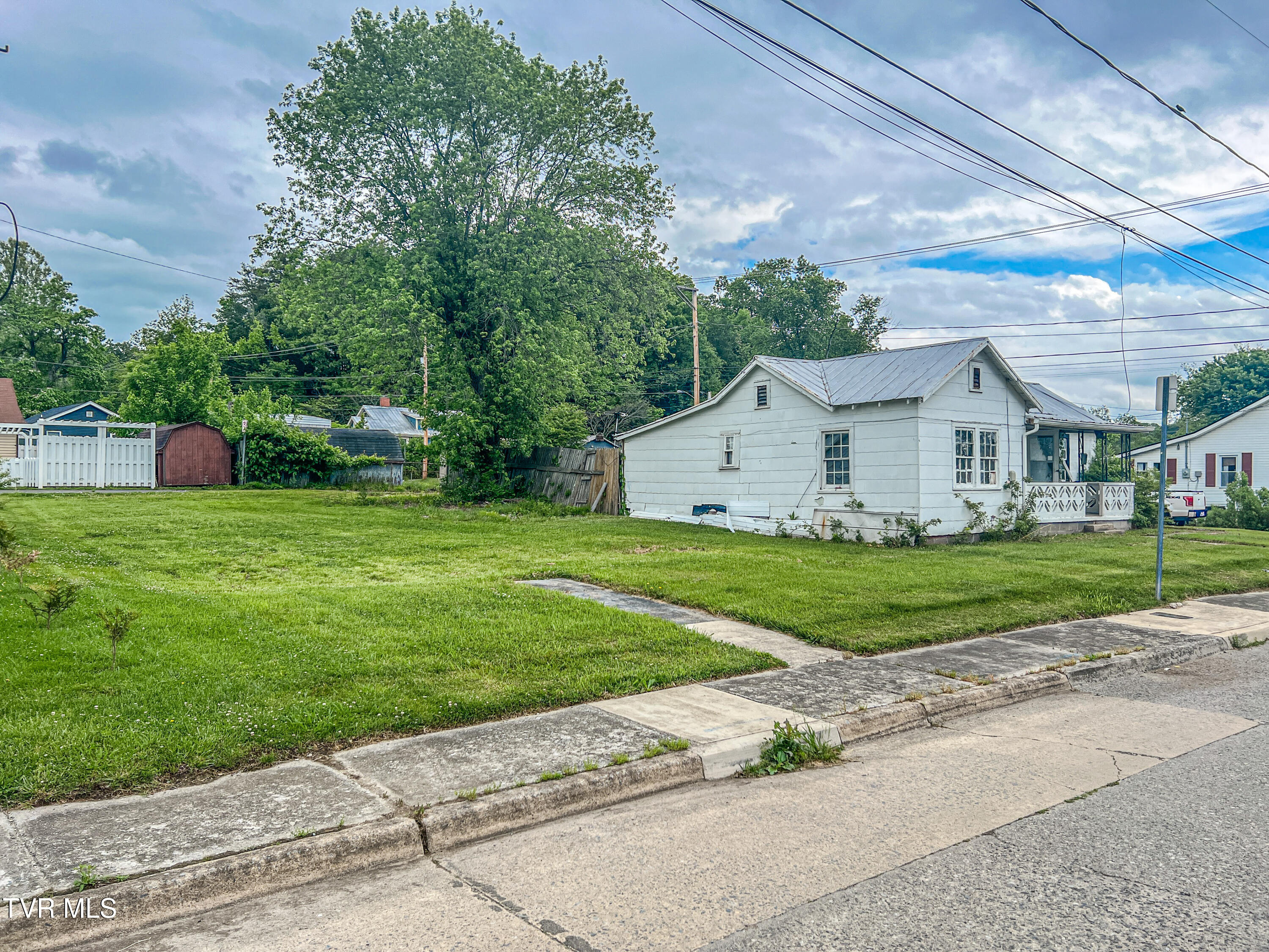 118 E Millpond Street, Kingsport, Tennessee image 2