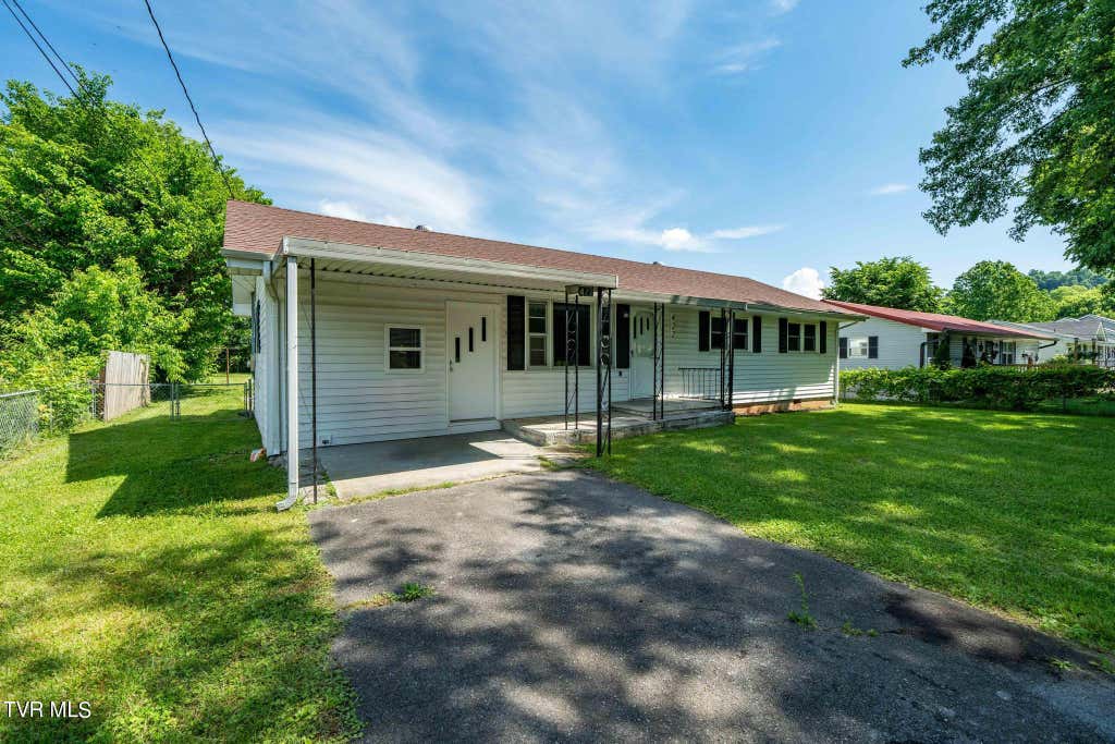 Photo of 422 Gap Creek Road, Elizabethton, TN 37643 (MLS # 9997514)