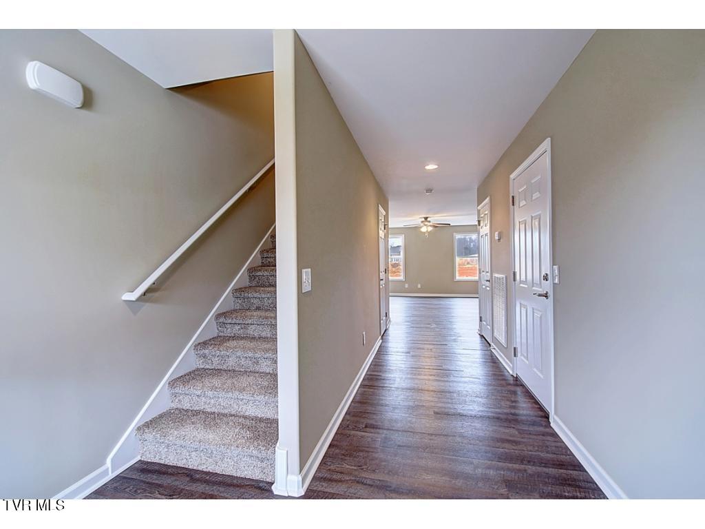 Photo of 411 Manchester Place, Bristol, TN 37620 (MLS # 10001696)