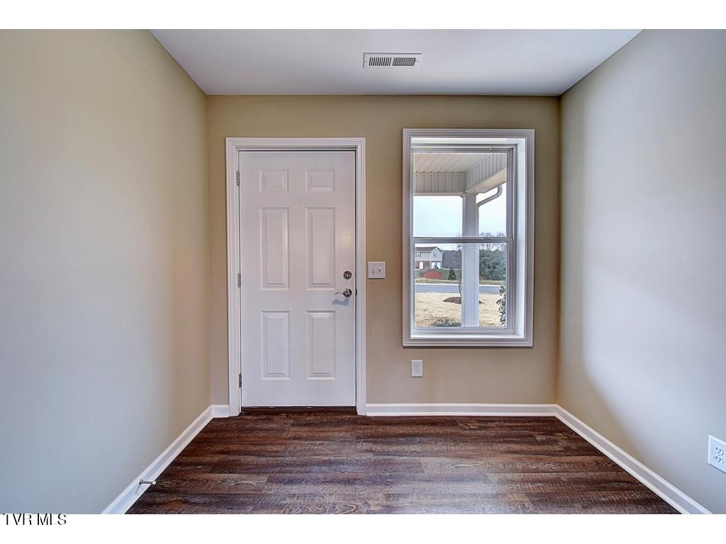 Photo of 411 Manchester Place, Bristol, TN 37620 (MLS # 10001696)