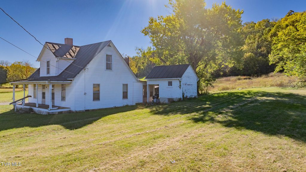 Photo of 2100 State Line Road, Elizabethton, TN 37643 (MLS # 9987100)