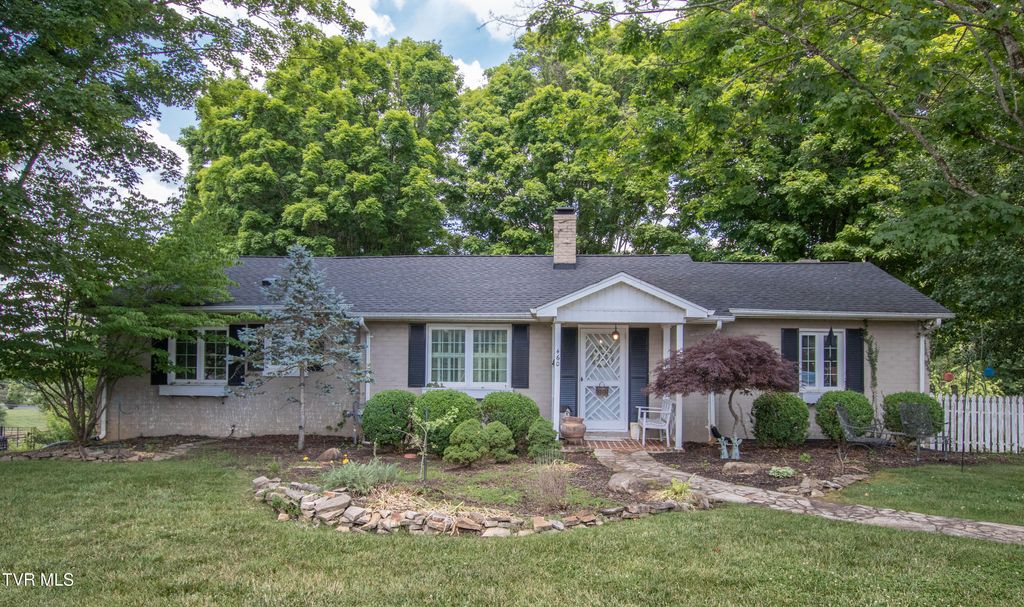 Photo of 460 Court Street, Abingdon, VA 24210 (MLS # 9997453)