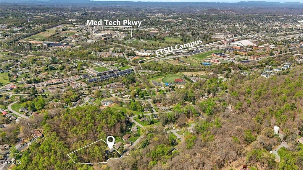 Photo of 4 Okeechobee Drive, Johnson City, TN 37604 (MLS # 9993531)