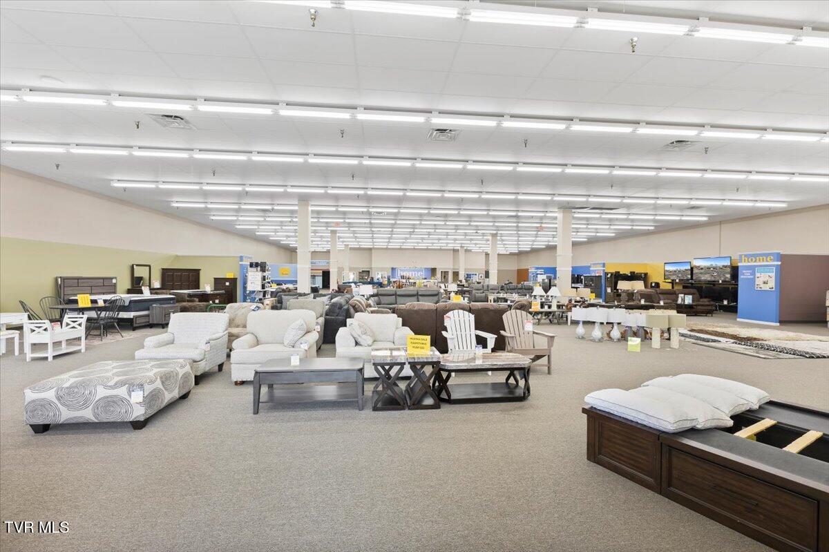 2450 Memorial Boulevard