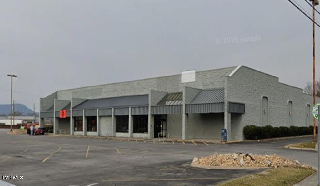 Photo of 2450 Memorial Boulevard, Kingsport, TN 37664 (MLS # 9994069)