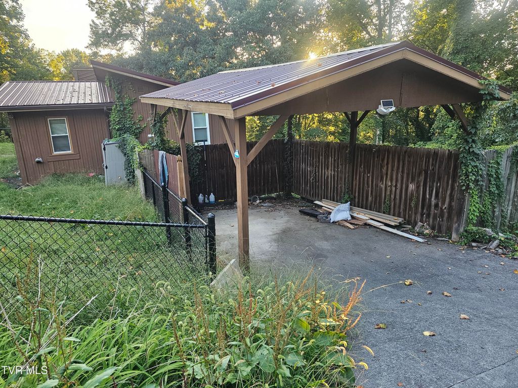 Photo of 3910 Bond Drive, Kingsport, TN 37664 (MLS # 9989835)