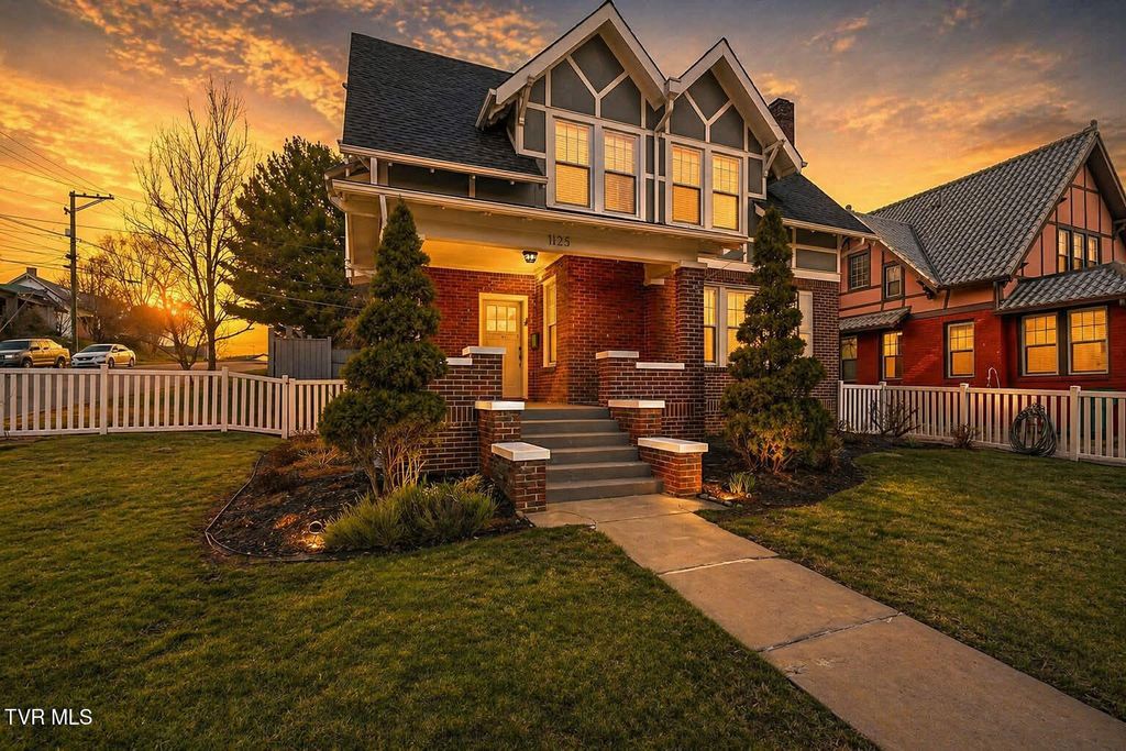 Photo of 1125 Euclid Avenue, Bristol, VA 24201 (MLS # 9994684)