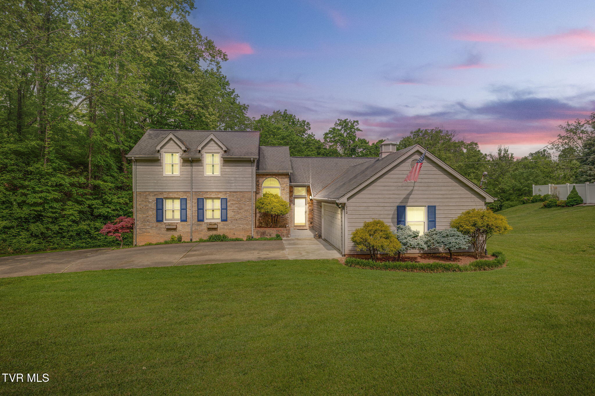 212 Old Castle Road, Kingsport, Tennessee image 2