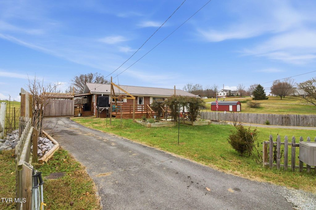 Photo of 30 Deerfoot Lane, Greeneville, TN 37743 (MLS # 9989118)