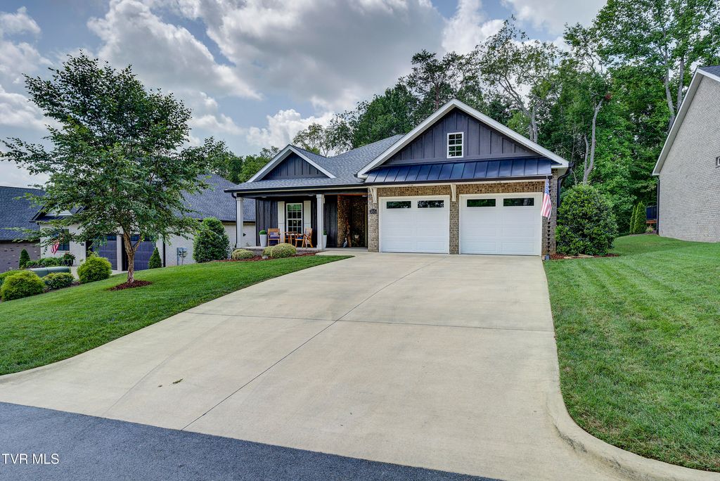 Photo of 365 English Ivy Trail, Jonesborough, TN 37659 (MLS # 9990294)