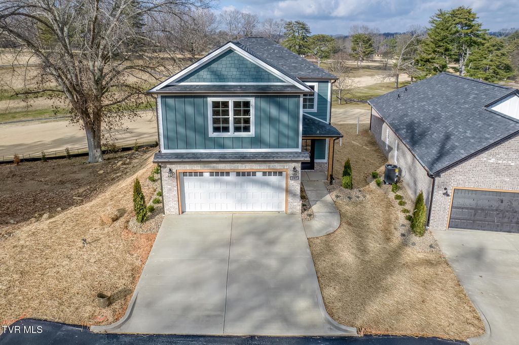 Photo of 207 Monroe Drive, Bristol, TN 37620 (MLS # 9989958)