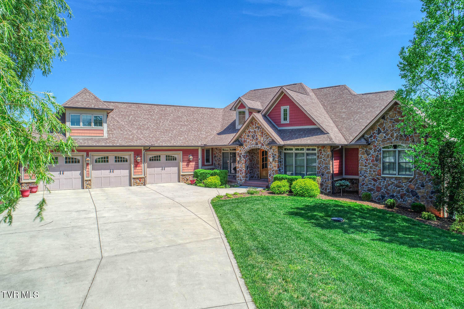 421 Golf Ridge Drive, Kingsport, Tennessee image 2