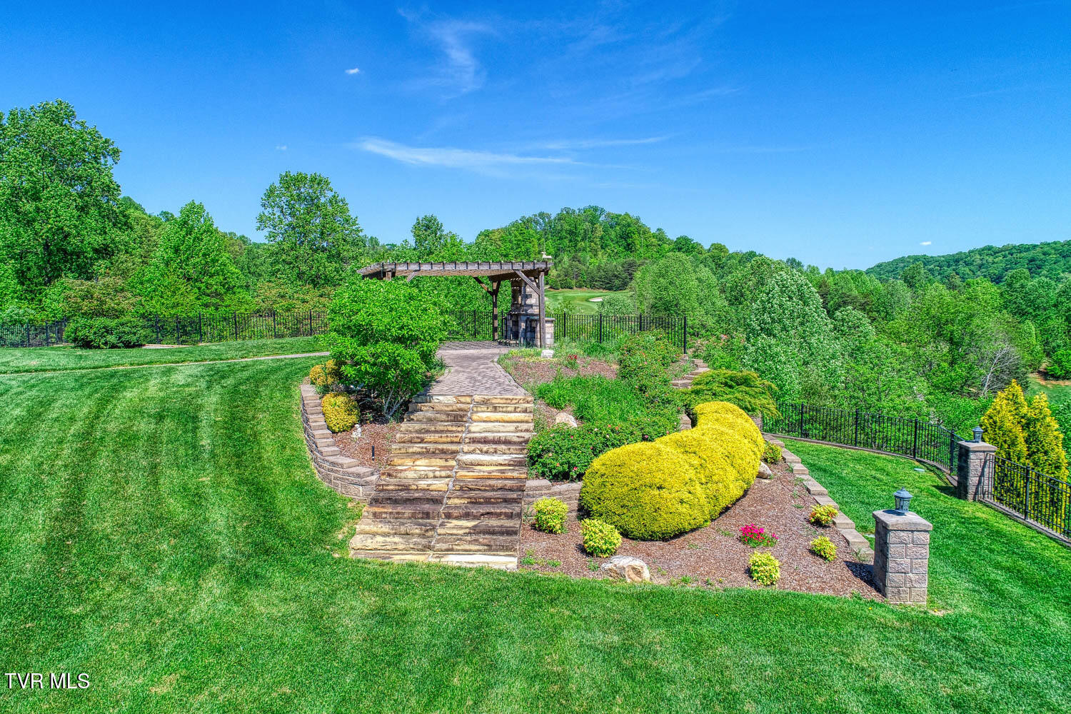 421 Golf Ridge Drive, Kingsport, Tennessee image 30
