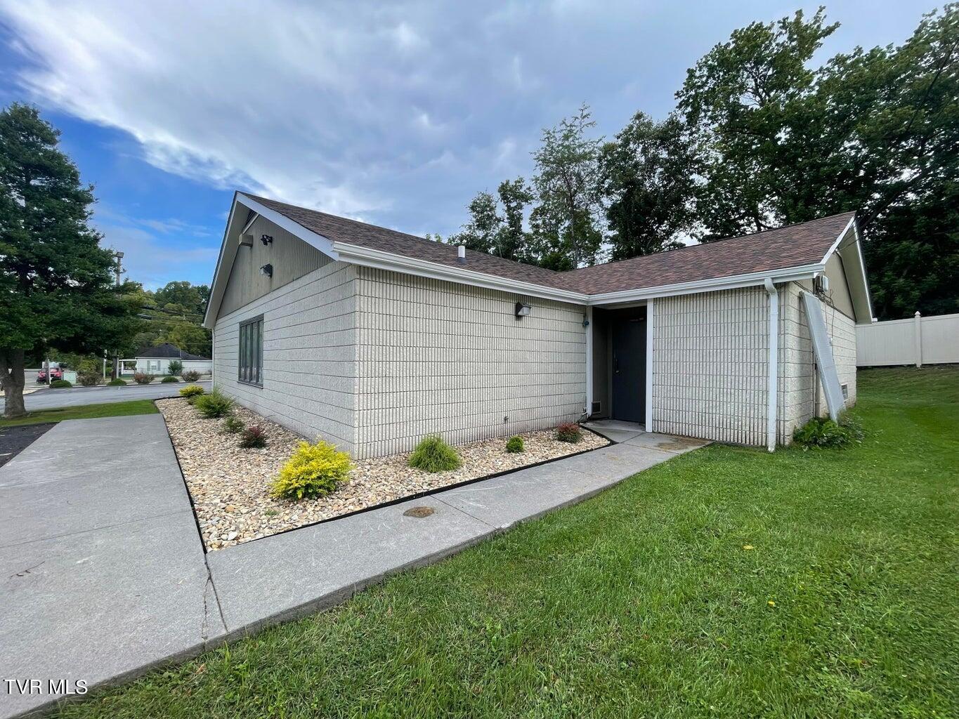 203 Front St W St, Coeburn, Virginia image 3