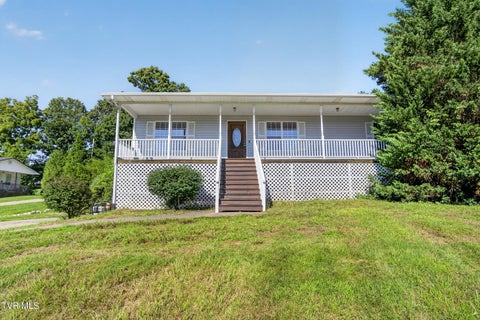 Photo of 2060 Buckingham Road, Greeneville, TN 37745 (MLS # 9998935)