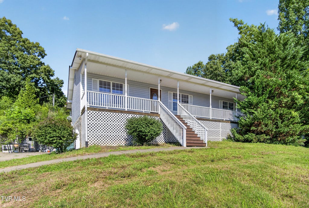 Photo of 2060 Buckingham Road, Greeneville, TN 37745 (MLS # 9998935)