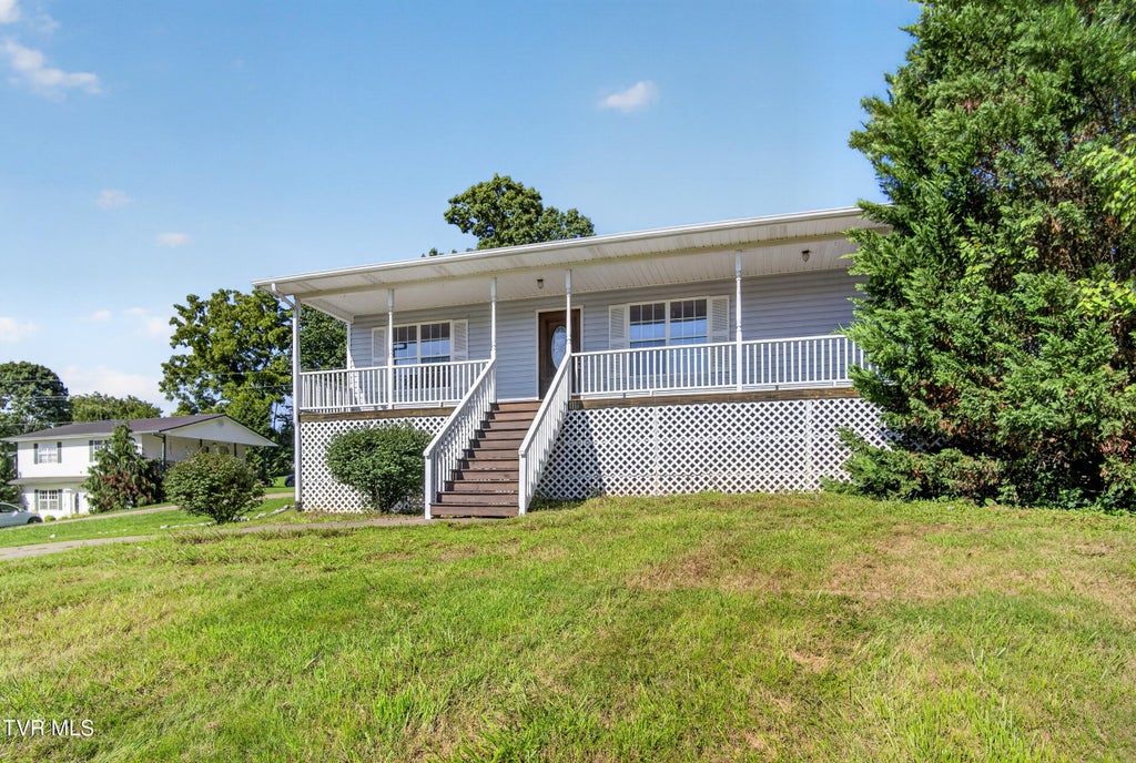 Photo of 2060 Buckingham Road, Greeneville, TN 37745 (MLS # 9998935)