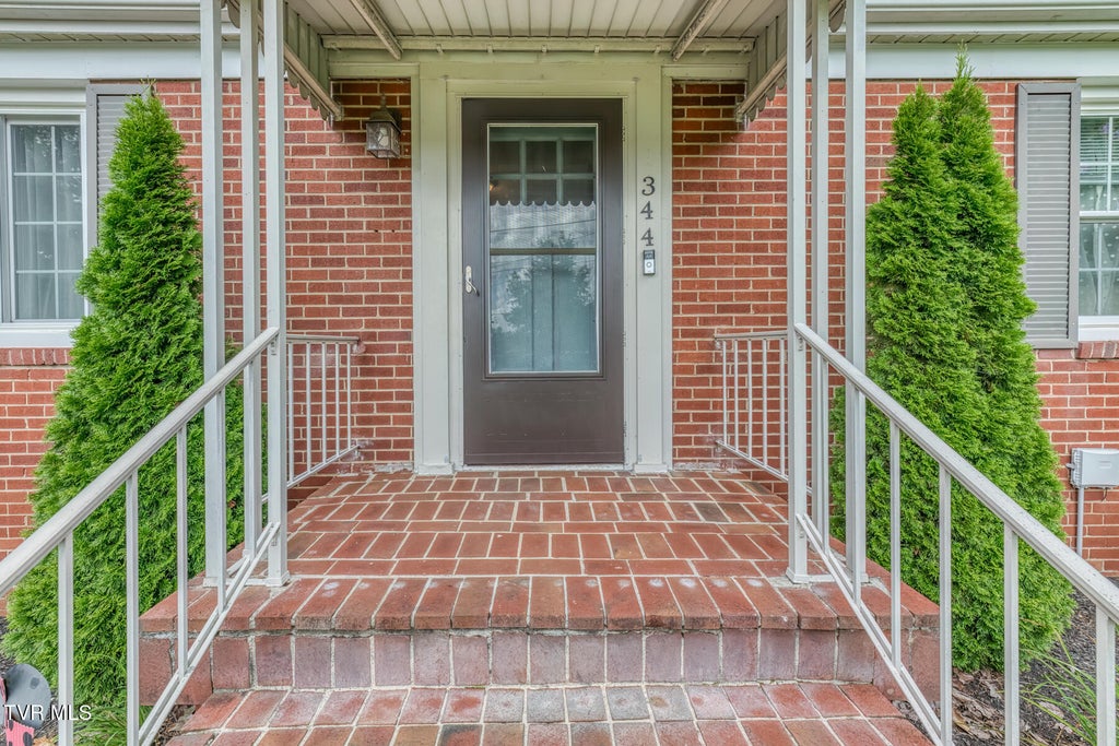 Photo of 344 Crossway Road, Bristol, VA 24201 (MLS # 9998552)