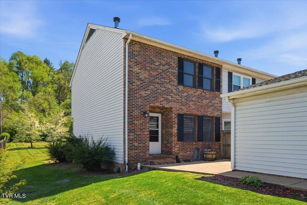 Photo of 934 Beverly Drive #4, Abingdon, VA 24210 (MLS # 9994461)