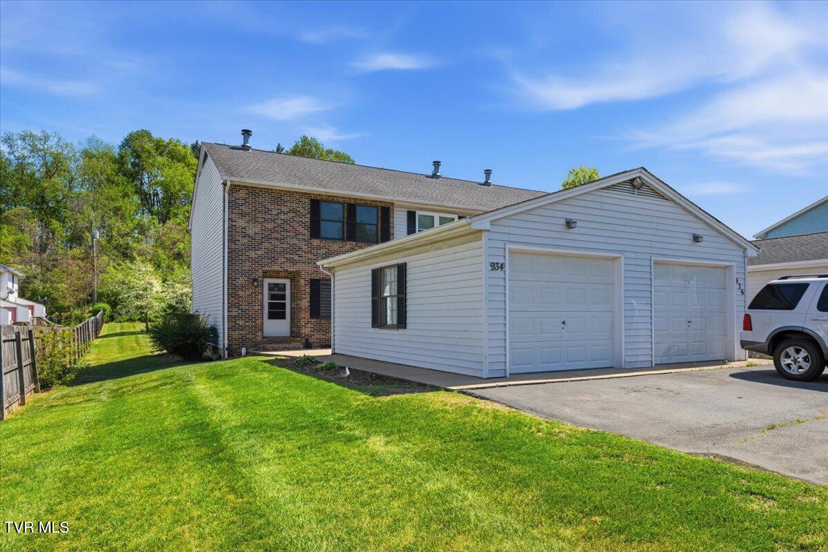 934 Beverly Drive 4
