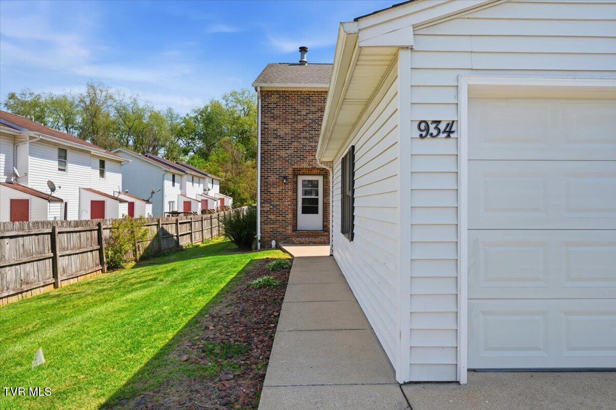 934 Beverly Drive 4