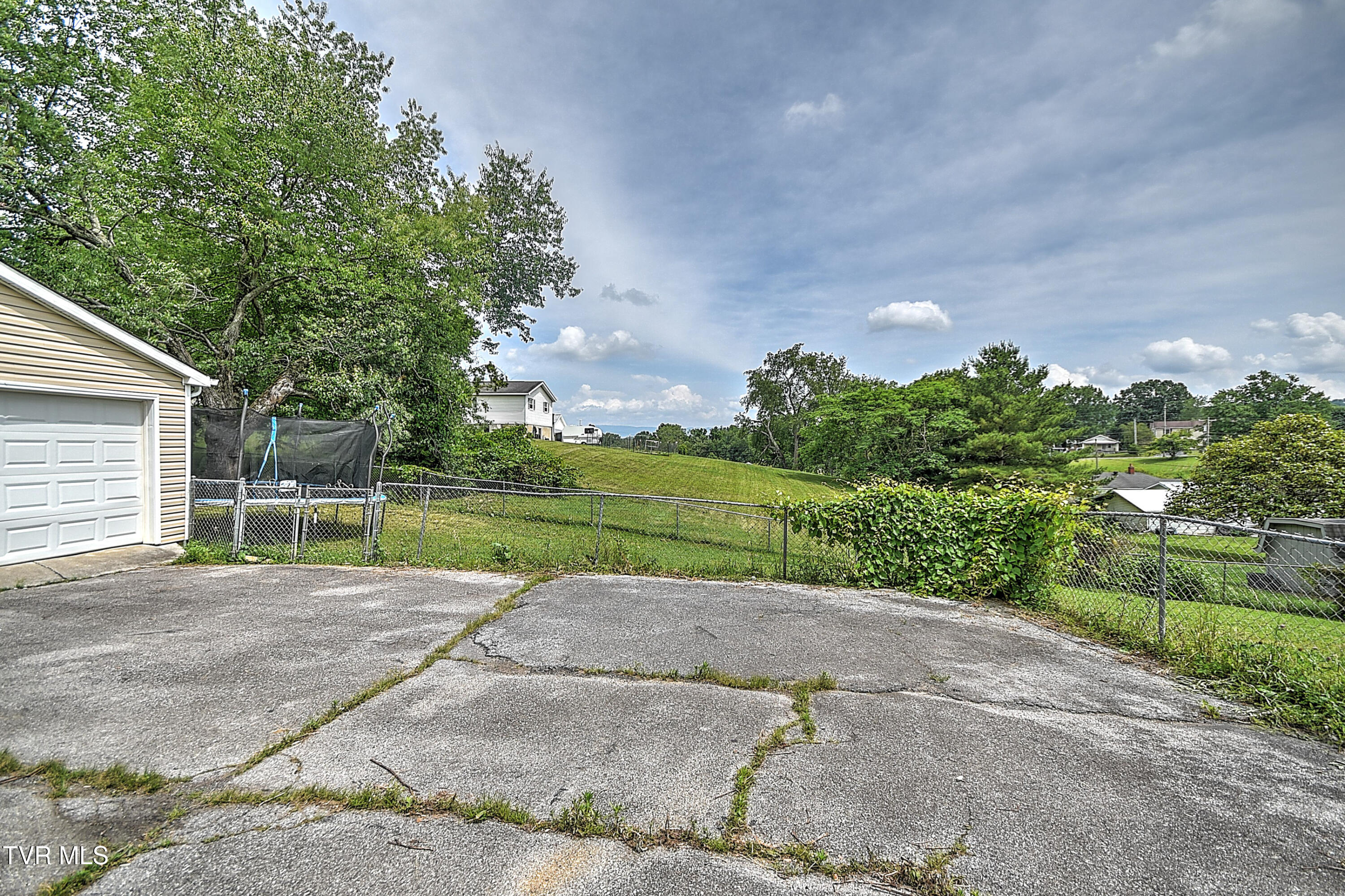 1026 Clark St Street, Bristol, Virginia image 32