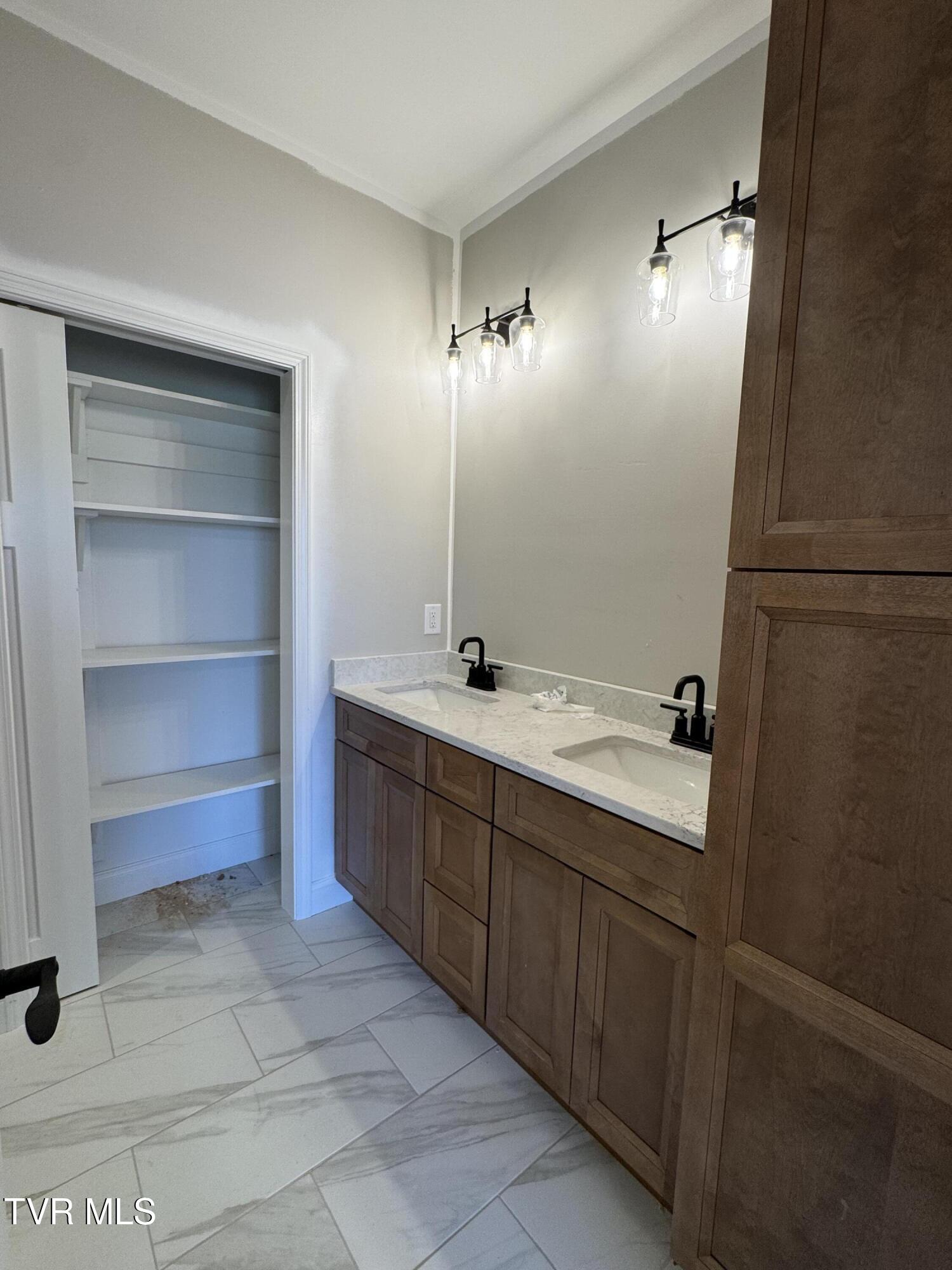 941 Daybreak Crest, Jonesborough, Tennessee image 11