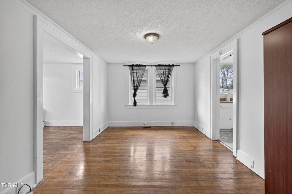 Photo of 1121 Mcneil Street, Bristol, VA 24201 (MLS # 9994780)