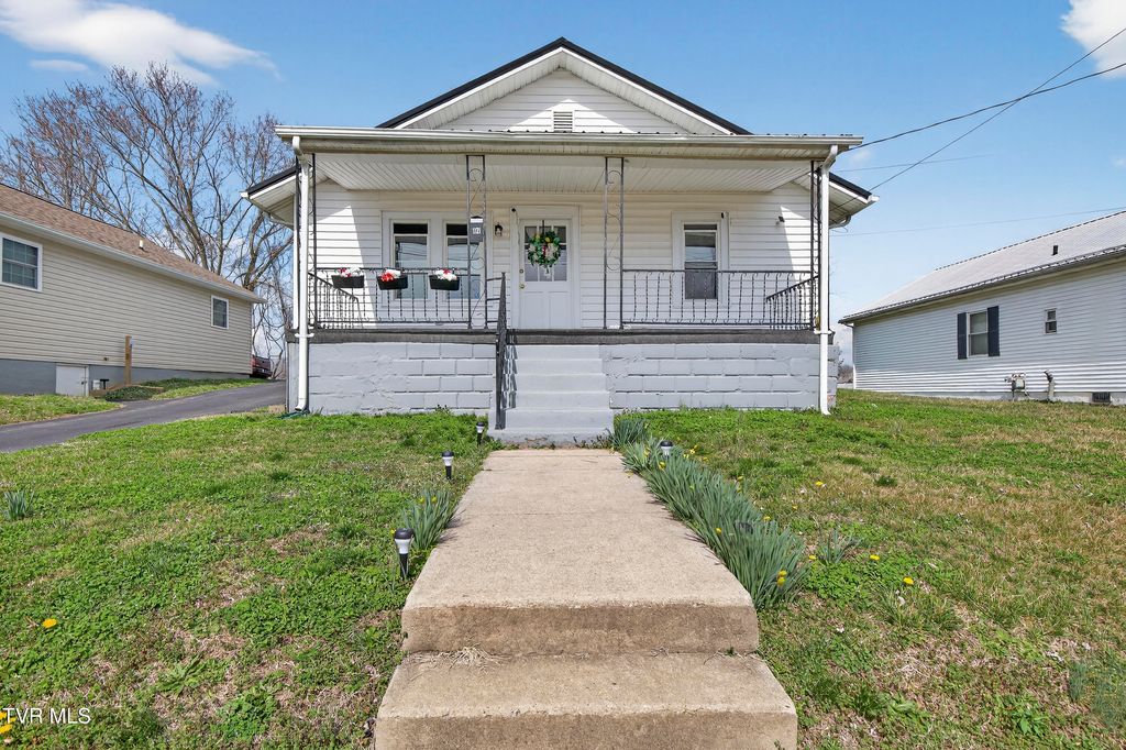 Photo of 1121 Mcneil Street, Bristol, VA 24201 (MLS # 9994780)