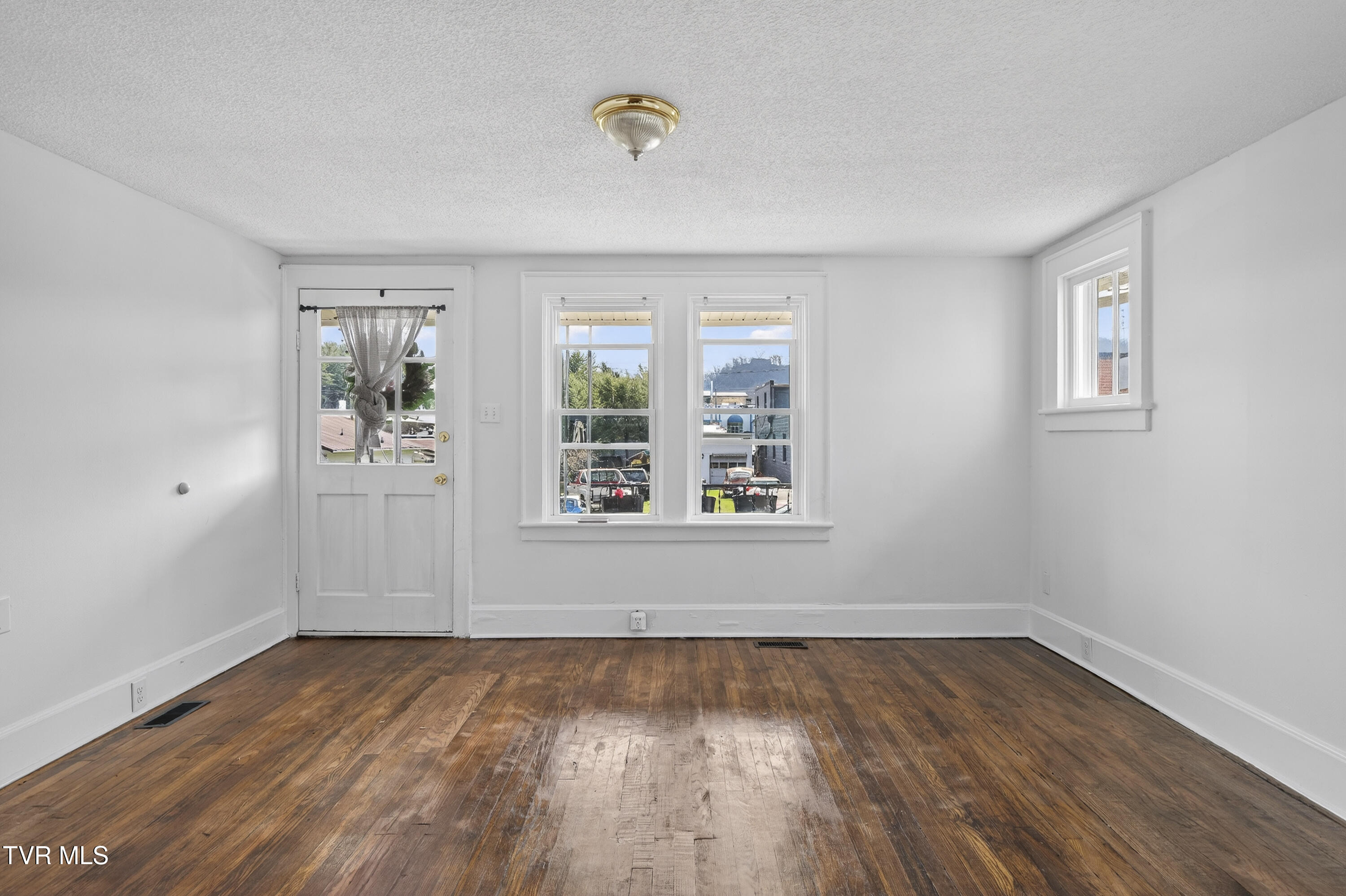 1121 Mcneil Street