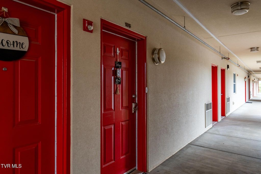 Photo of 210 Raceday Center Drive #1105, Bristol, TN 37620 (MLS # 9984425)