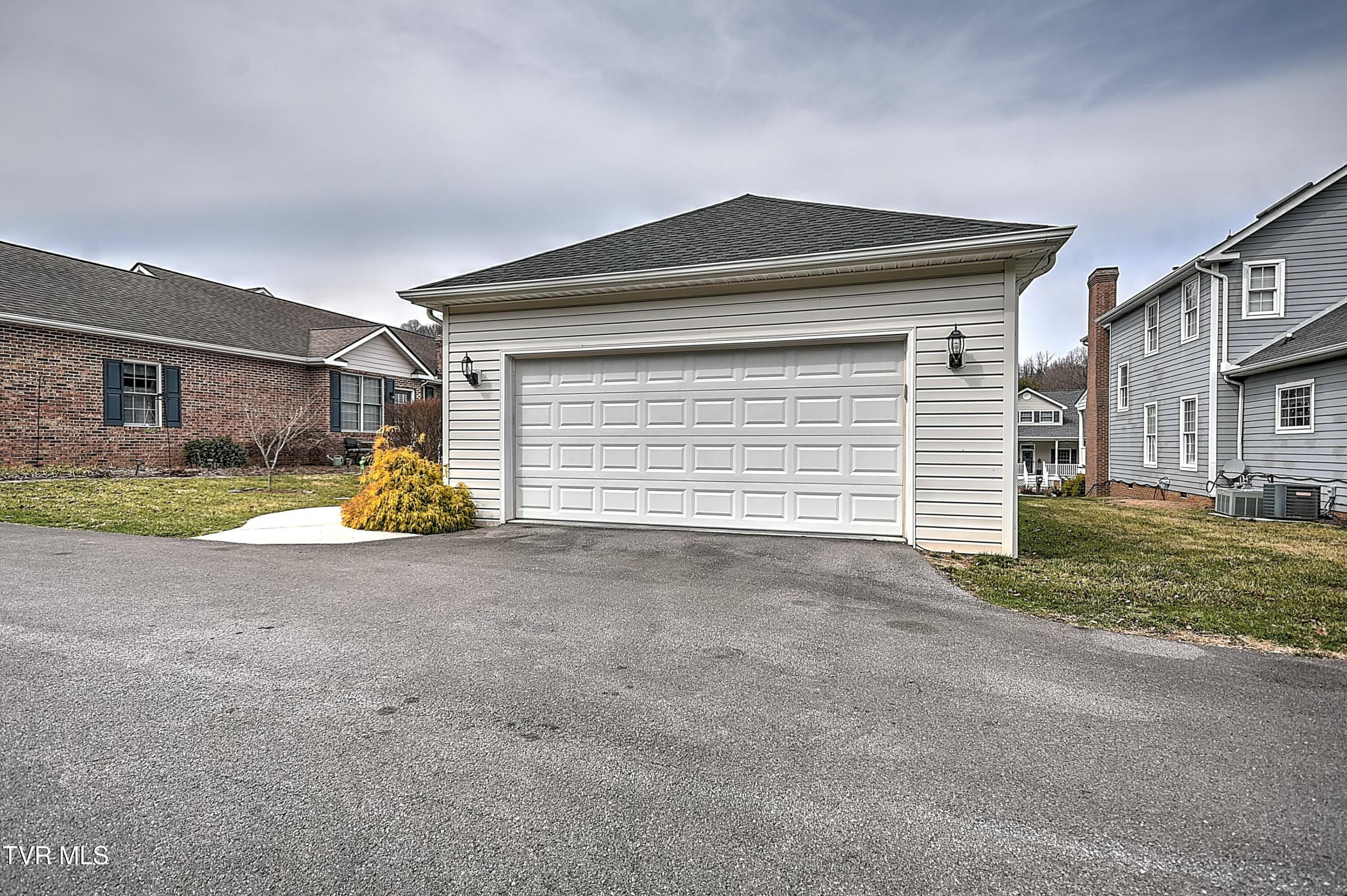 12626 Chesterfield Lane, Bristol, Virginia image 10