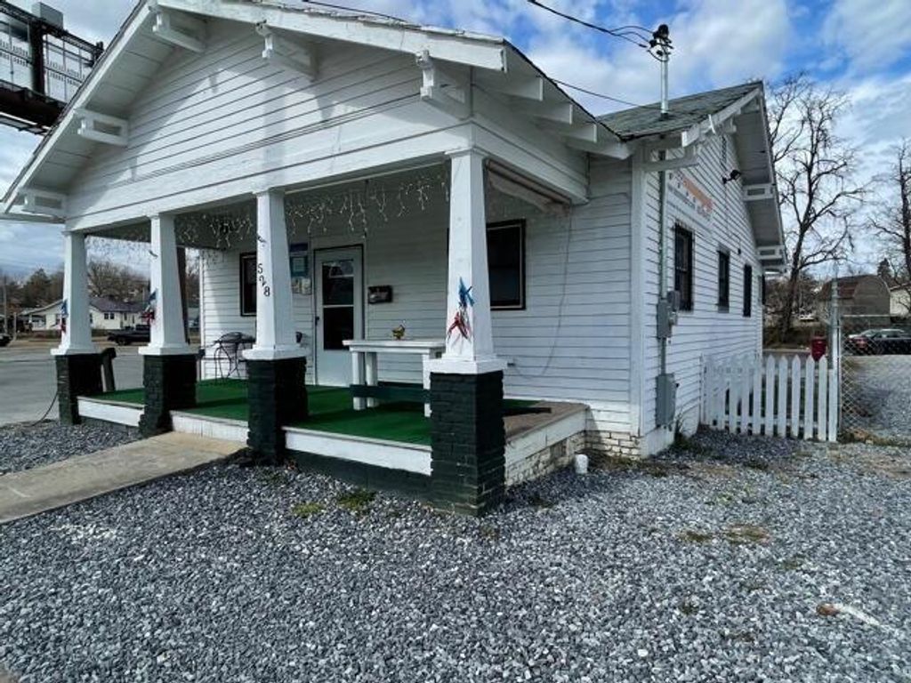 Photo of 534528 Market Street, Johnson City, TN 37604 (MLS # 9992130)
