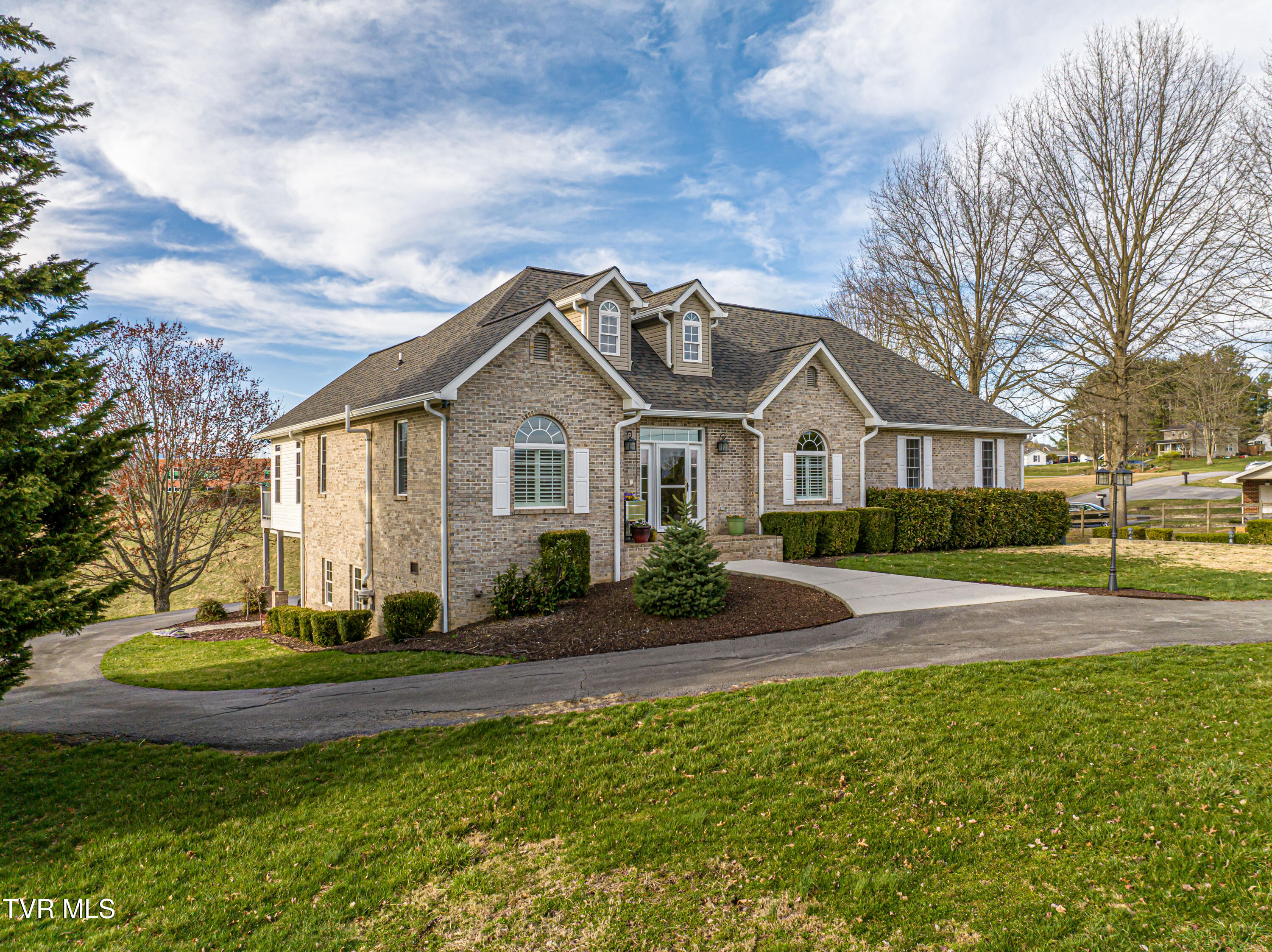 625 Locust Street, Abingdon, Virginia image 2