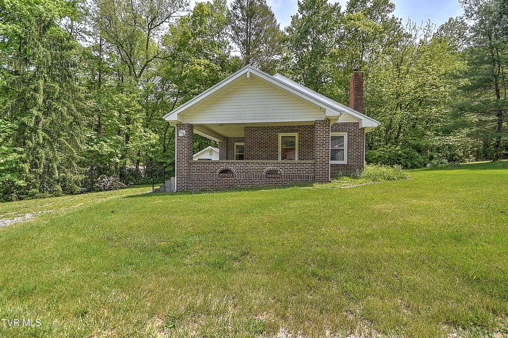 Photo of 275 Tiger Creek Road, Roan Mountain, TN 37687 (MLS # 9994980)